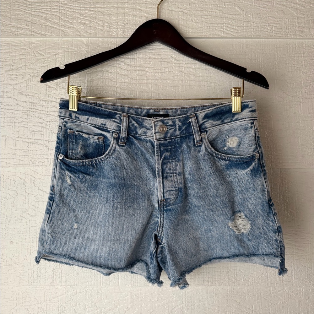 Express Boyfriend Midi Shorts Size 4 Mid Rise Button Fly